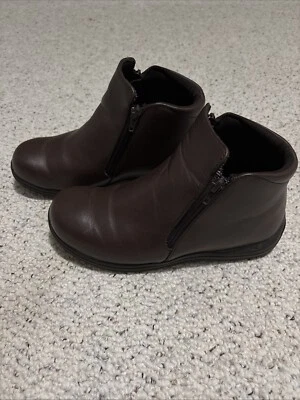 Drew Brown Zippy Ankle Boots - Size 7 Women’s Wide - Image 1 of 4