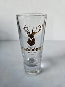 Cazadores Tequila 4"" vidrio de tiro alto 100 % de agave letras en tono dorado - Imagen 1 de 5