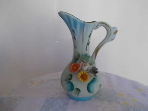 VINTAGE COLLECTIBLE MINIATURE JUG/PITCHER - 11 cms tall - pre-owned - Picture 1 of 2