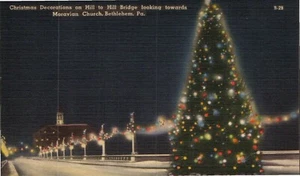 Decoraciones de Navidad Iglesia Morava, Belén, Pensilvania Lino Postal Vista Nocturna - Imagen 1 de 2
