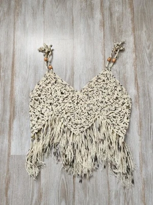 Top Corto Hecho a Mano Crochet Flecos Boho Festival Hippie Gris Crema Tejido Talla L Usado en Excelente Condición Foto 1 de 4