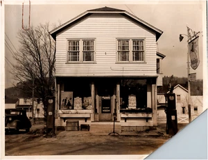 Cady Grocery Store & Gas Station Davenport Center New York NY 1946 Vintage Photo - Picture 1 of 2