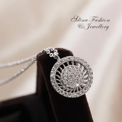 18K White Gold Filled Cubic Zirconia Studded Hollow-out Round Halo Necklace Foto 1 de 4
