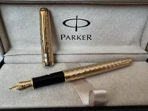 Excelente Pluma Estilográfica Parker Sonnet Círculo Dorado Oro 18K Plumín Fino Sin Caja - Imagen 1 de 5