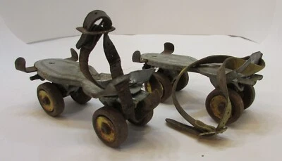 Primitivo Antiguo Mouseketeer Acero Abrazadera En Zapato Patines De Colección S Foto 1 de 4