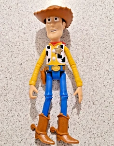 Figura Woody Toy Story de plástico duro. 2017 con sombrero 23 cms de alto - Imagen 1 de 6