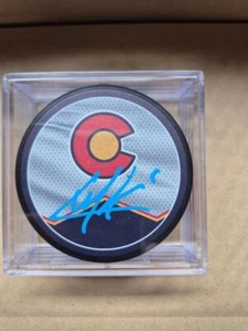 Autógrafo Cale Makar Puck Hit Parade con certificado de autenticidad - Imagen 1 de 4