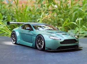 AUTOart 1/18 Scale For Aston Martin Vantage V12 GT3 Green Diecast Car Toys Gift - Picture 1 of 7