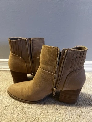 Botas al tobillo Lauren Conrad para mujer color tostado gamuza tacón ancho cremallera talla 7,5 medianas Foto 1 de 4