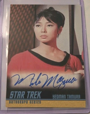 Tarjeta autógrafa 2009 Star Trek: TOS 40th S3 Miko Mayana como Yeoman Tamura A223 Foto 1 de 3