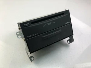 Y4115 TOYOTA CD Changer 86120-02190 - Picture 1 of 4