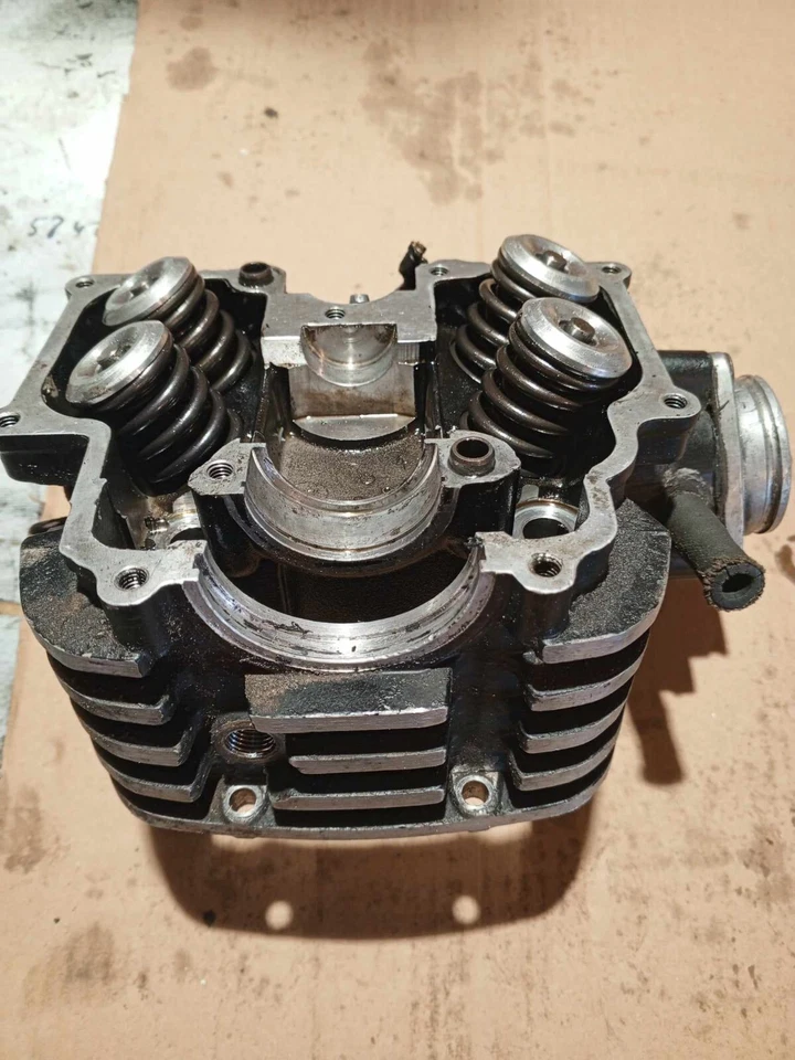 KTM LC4 640 1998 culata Foto 1 de 3