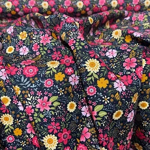 Summer Blossom 100% Cotton Poplin Rose & Hubble Floral Dress Fabric 45" BLACK - Picture 1 of 6