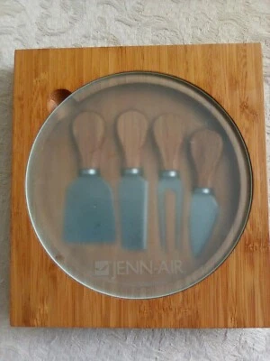 Jenn-Air Cheese Hors D'Oeuvres Cuchillos Esparcidor Tenedor Bandeja de Corte de Madera Vidrio Ci Foto 1 de 4