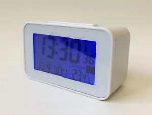 Funkuhr mit Thermometer Funkwecker wecker Tischuhr (4491-weiß) - Bild 1 von 9