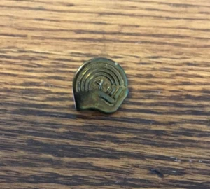 Vintage United Way Logo Gold Tone Pin Lapel Union Made IAW AFI CIO - Picture 1 of 1