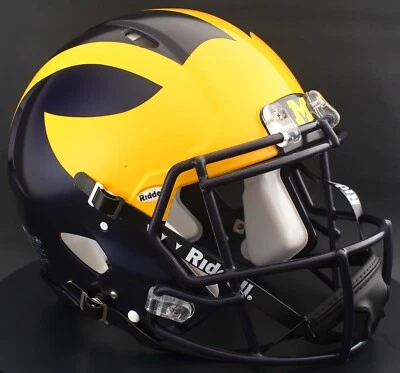 Полноразмерная копия футбольного шлема MICHIGAN WOLVERINES NCAA Riddell Speed - Изображение 1 из 4