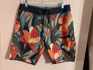 Volcom Men's Vintage Board Shorts, Colorful "Embrace the Strange" size 30 - Picture 1 of 3