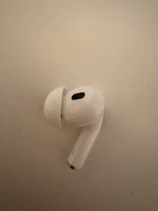AirPod pro 2nd generation right only, USB C, authentic, cleaned before listed - Picture 1 of 2