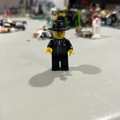 LEGO Minifigura Coleccionable Serie 5 (8805) Gangster col079 Foto 1 de 3