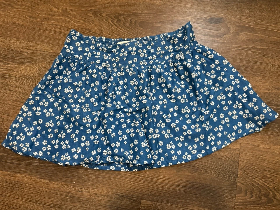 Falda Corta Juvenil Aeropostale Azul Floral Talla Mediana  Foto 1 de 4