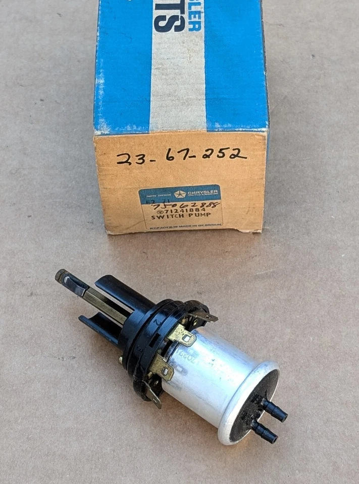 Interruptor limpiaparabrisas Mopar/Rootes NOS con bomba 1971-72 Plymouth Cricket Foto 1 de 1