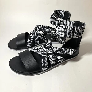 Nuovi sandali Sorel donna taglia 9 ELLA II cinturino alla caviglia increspato NERO/BIANCO zip posteriore - Foto 1 di 11