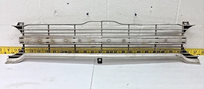 Oldsmobile Cutlass 442 F85 1965 parrilla OEM (G366) Foto 1 de 4