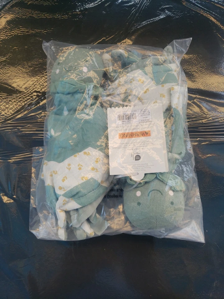 NEW CLOUD ISLAND NURSERY SECURITY BABY BLANKET, 12" x 12" 2 In Package - Image 1 of 1