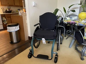 Wheelchair - Picture 1 of 4