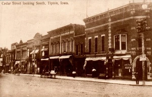 CARTOLINA STREET SCENENE CEDAR STREET TIPTON IOWA VECCHIA IMMAGINE NON UNA CARTOLINA - Foto 1 di 1