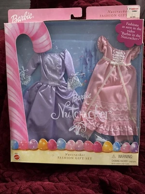 Barbie Cascanueces 2001 Moda Set de Regalo 68801 Incluye 2 Vestidos y 2 Zapatos Nuevo en Paquete Foto 1 de 3