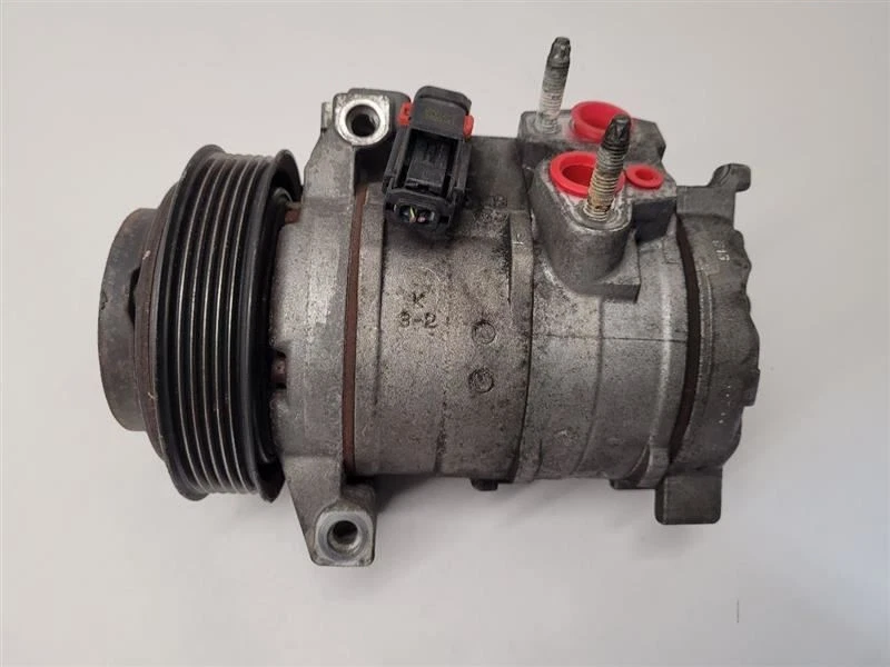 Compresor de aire acondicionado Chrysler 300 2007-2010 55111418AB        Foto 1 de 4