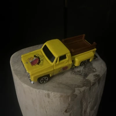 Camión Yatming Chevy C-10 Stepside puerta lateral de madera Apache 1601 Hong Kong de colección Foto 1 de 2