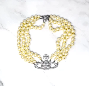 Vivienne Westwood Silver Tone Bas Relief Triple Pearl Orb Choker Necklace - Picture 1 of 7
