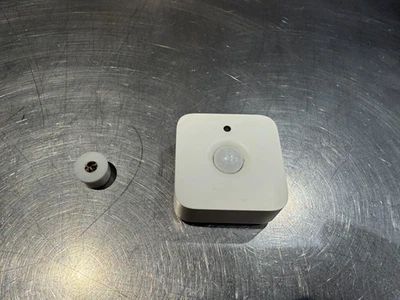 Philips Hue Smart Wireless Motion Sensor - White (473389) - Image 1 of 2