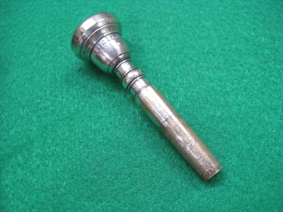 Boquilla trompeta Yamaha 14A4a - Estado usado Foto 1 de 4