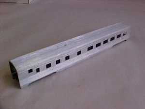 Carcasa de coche de pasajeros escala HO de aluminio extruido - Imagen 1 de 4