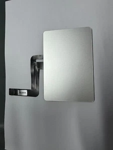 Genuine Apple MacBook Air M1 A2337 trackpad and cable in Silver - Afbeelding 1 van 2