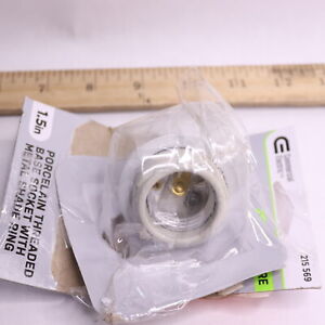 Commercial Electric Socket with Ring Porcelain for 660W/250V 1-1/2" 82205