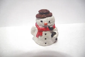 FINGERFINGERHUT VINTAGE ZINN MCMILLAN & FRAU HANDBEMALT SCHNEEMANN MIT PFEIFE, STOCK & MÜTZE - Bild 1 von 5