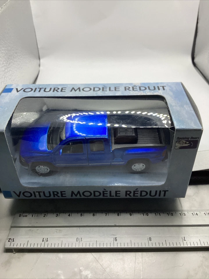 Welly Collection Miniature 1999 Chevrolet Silverado  - Photo 1/4