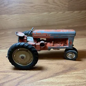 Vintage 50s Tru Scale IH Metal Tractor Diecast RED - Picture 1 of 7