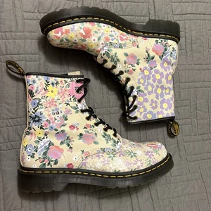 Dr. Martens 1460 Floral Mashup Backhand Stiefel Pergament Beige Größe 10 - Bild 1 von 24