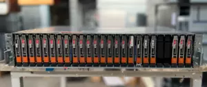 EMC SAE 25-Bay SFF 2.5" HDD Expansion Array 21x600GB 2xSSD 2xControllers 2xPSU - Picture 1 of 4