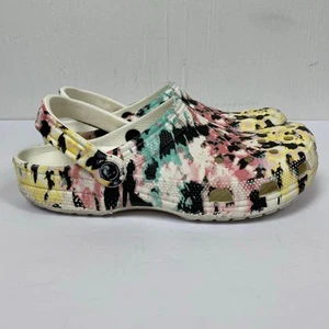 Zueco Crocs Baya estampado de temporada tie dye 206230-928 M 8 W 10 - Imagen 1 de 8