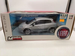 Fiat Grande Punto silver 1/18 Mondo Motors Motormax - Foto 1 di 4