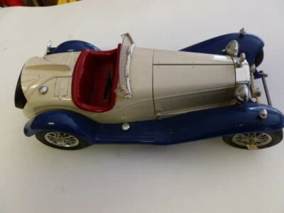  Diecast 1/18 scale Burago - alfaromeo 2300 spider   no box  - Immagine 1 di 2