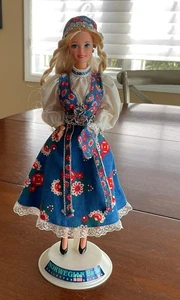 Vintage 1995 Norwegian Barbie Dolls Of The World Collection - Bild 1 von 7