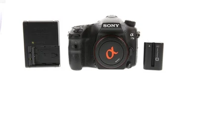 Sony Alpha ILCA-A77 II Digitale Spiegelreflexkamera schwarz Body mit Akku und Ladegerät - Bild 1 von 4